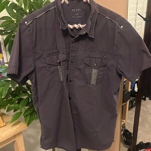 GUESS Men's Short-Sleeve Button Down Shirt in Charcoal Gray